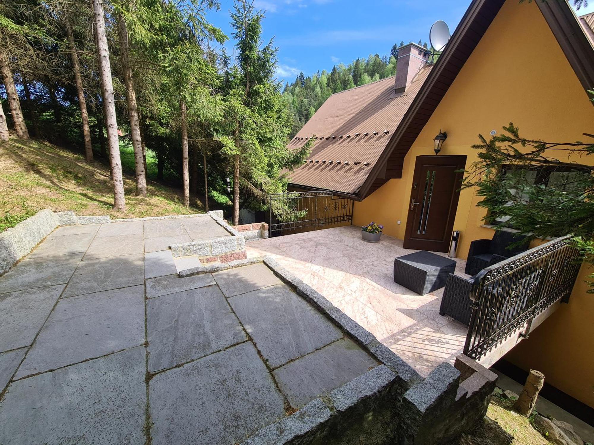 Pod Laskiem Krosnica  Luaran gambar
