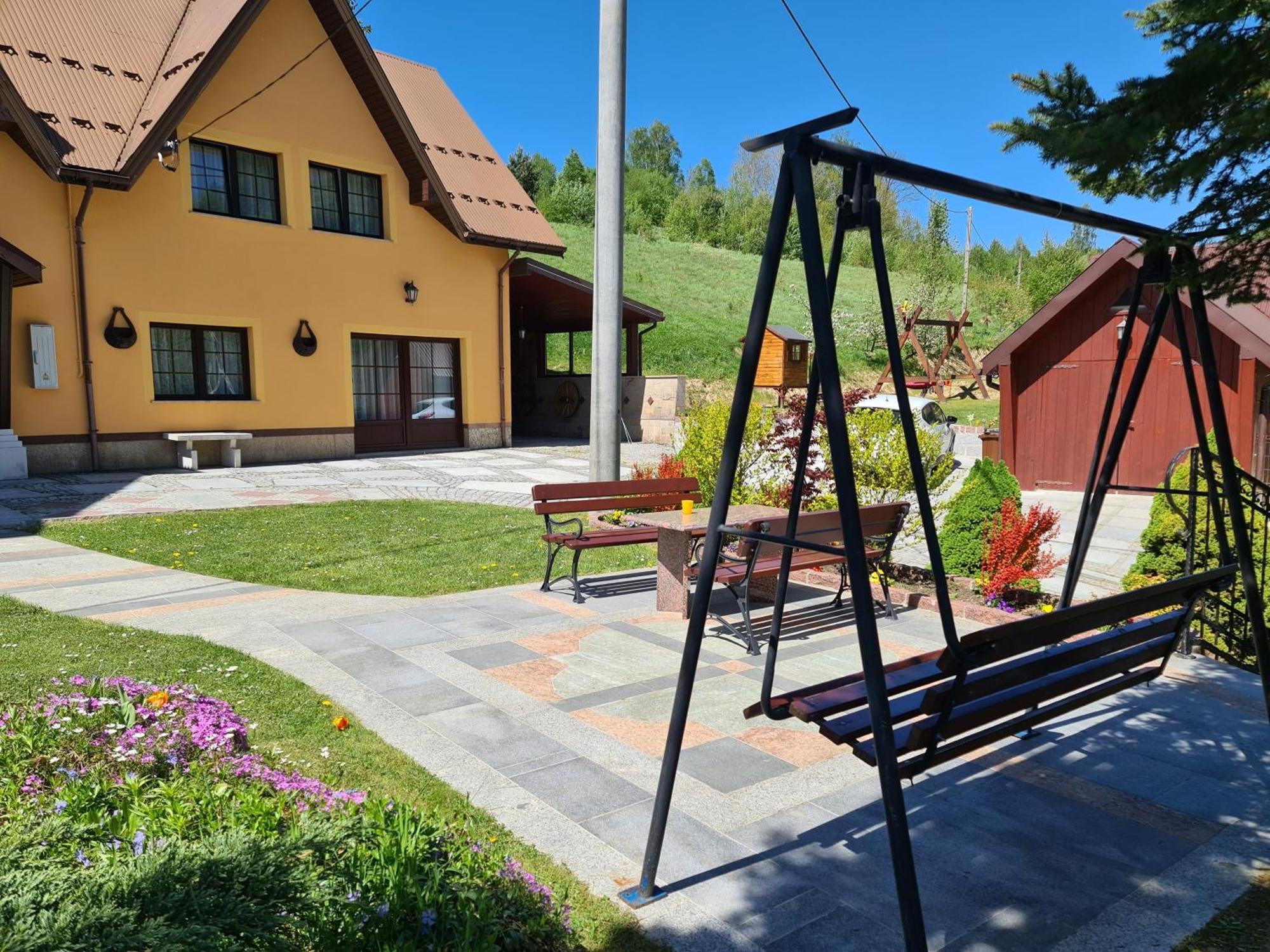 Pod Laskiem Krosnica  Luaran gambar